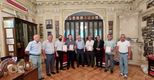 AYB-nin Fəxri Diplomları təqdim edildi.